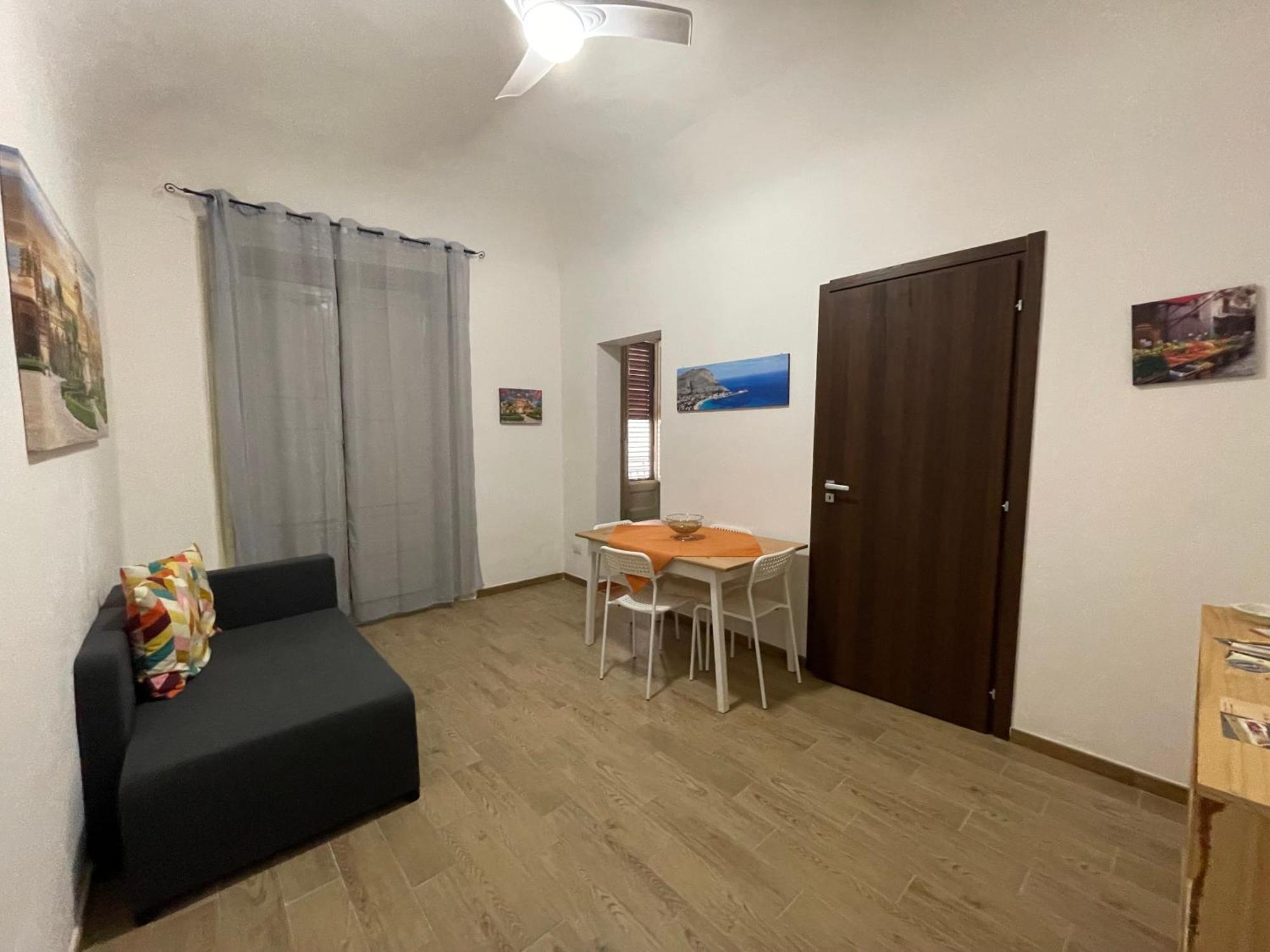 Le Colonne Del Massimo - Apartment In Front Of Massimo Theatre Palermo Luaran gambar