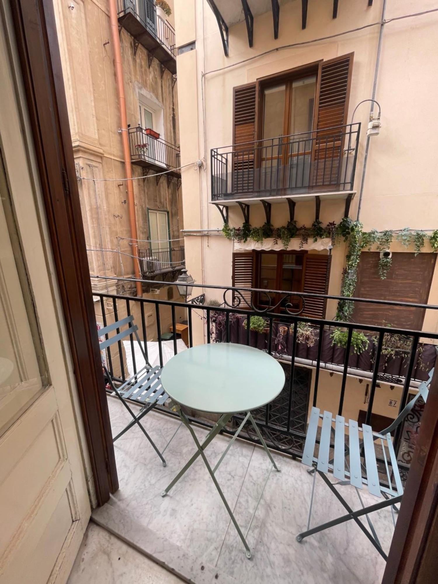 Le Colonne Del Massimo - Apartment In Front Of Massimo Theatre Palermo Luaran gambar