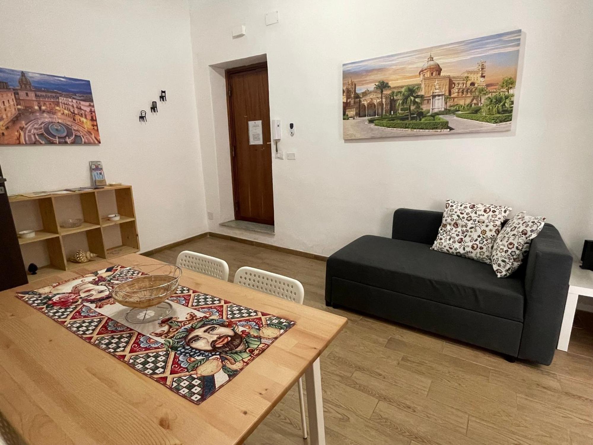 Le Colonne Del Massimo - Apartment In Front Of Massimo Theatre Palermo Luaran gambar