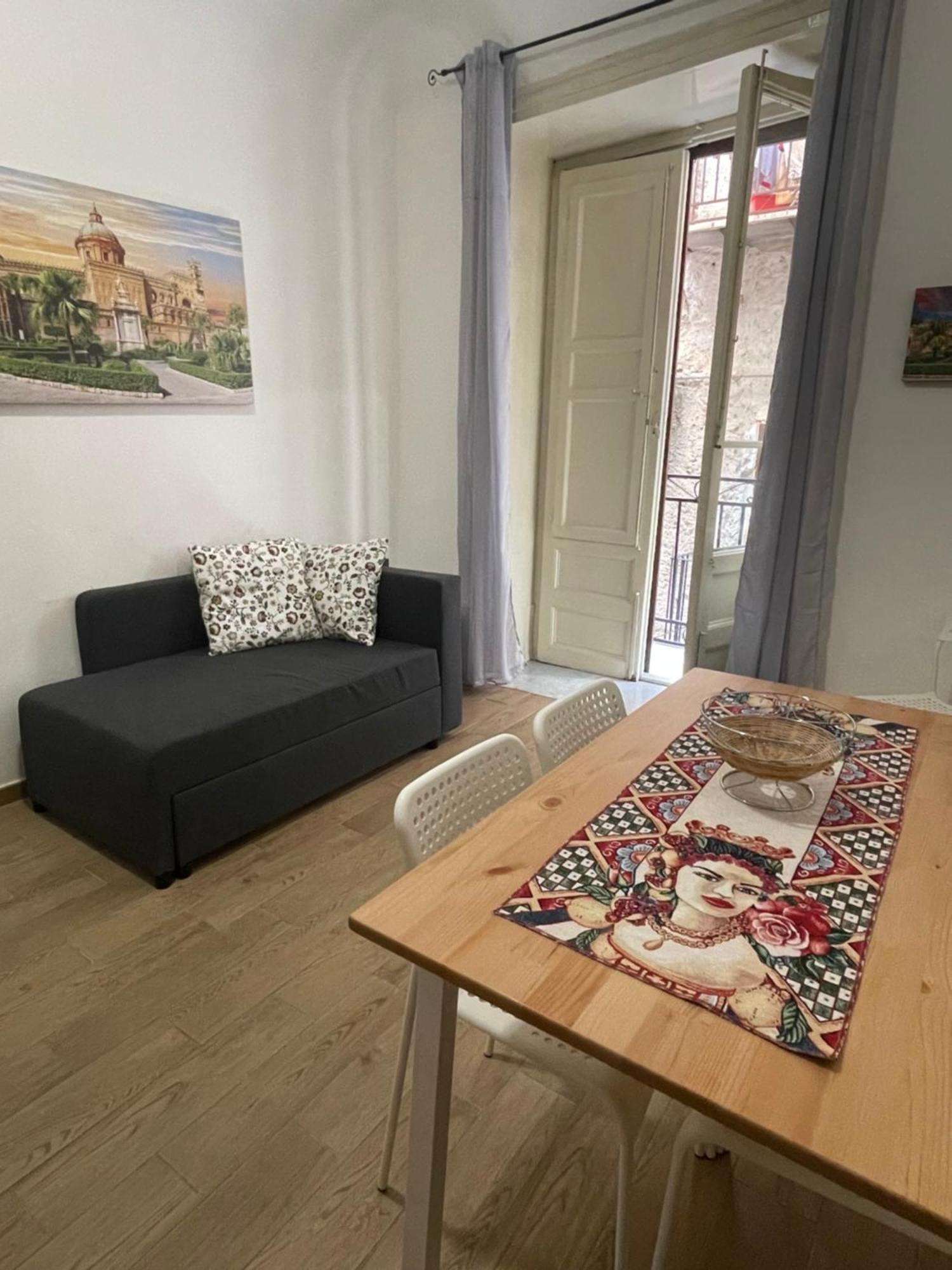 Le Colonne Del Massimo - Apartment In Front Of Massimo Theatre Palermo Luaran gambar